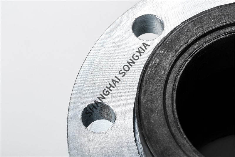 DN100生活给水系统橡胶接头的作用是什么？